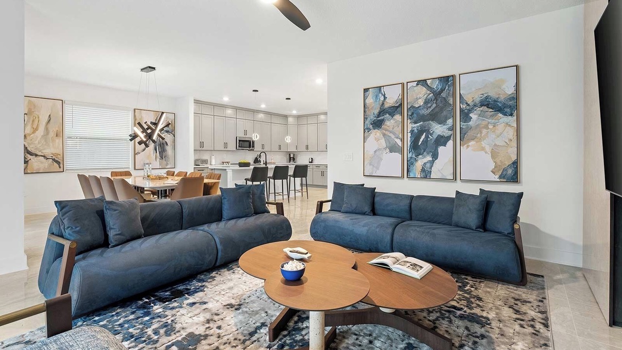 Photo of Livingroom in Florida Center