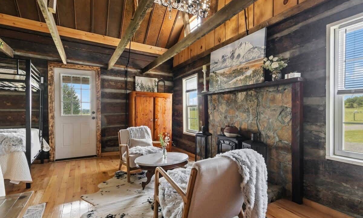 Photo of Bedroom in Valley Head