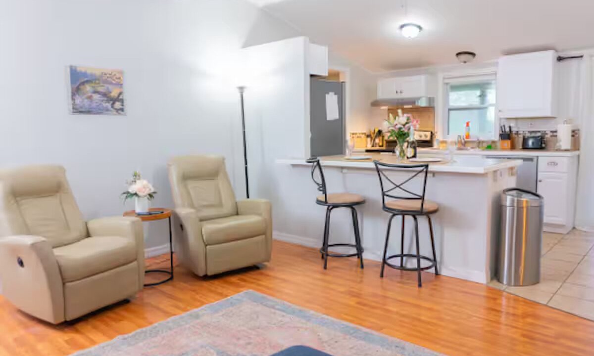 Photo of Livingroom in Interlachen