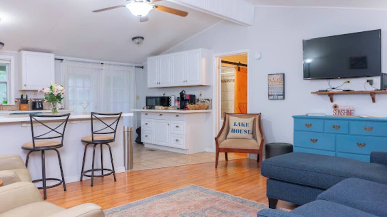 Photo of Livingroom in Interlachen