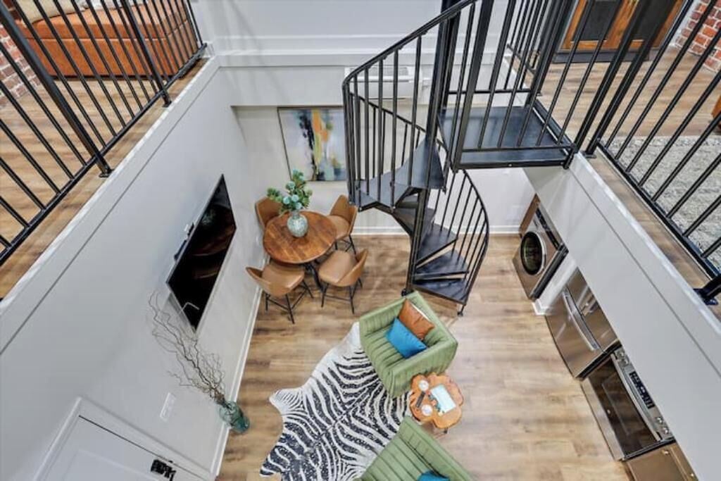Photo of Livingroom in Downtown Jackson