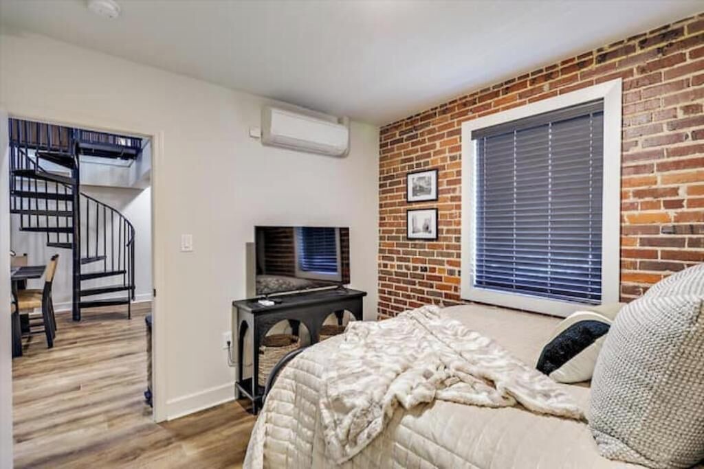 Photo of Bedroom in Downtown Jackson