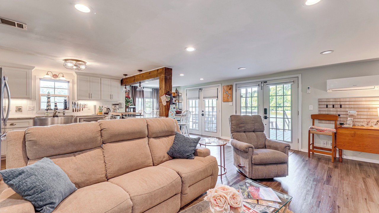 Photo of Livingroom in Titus