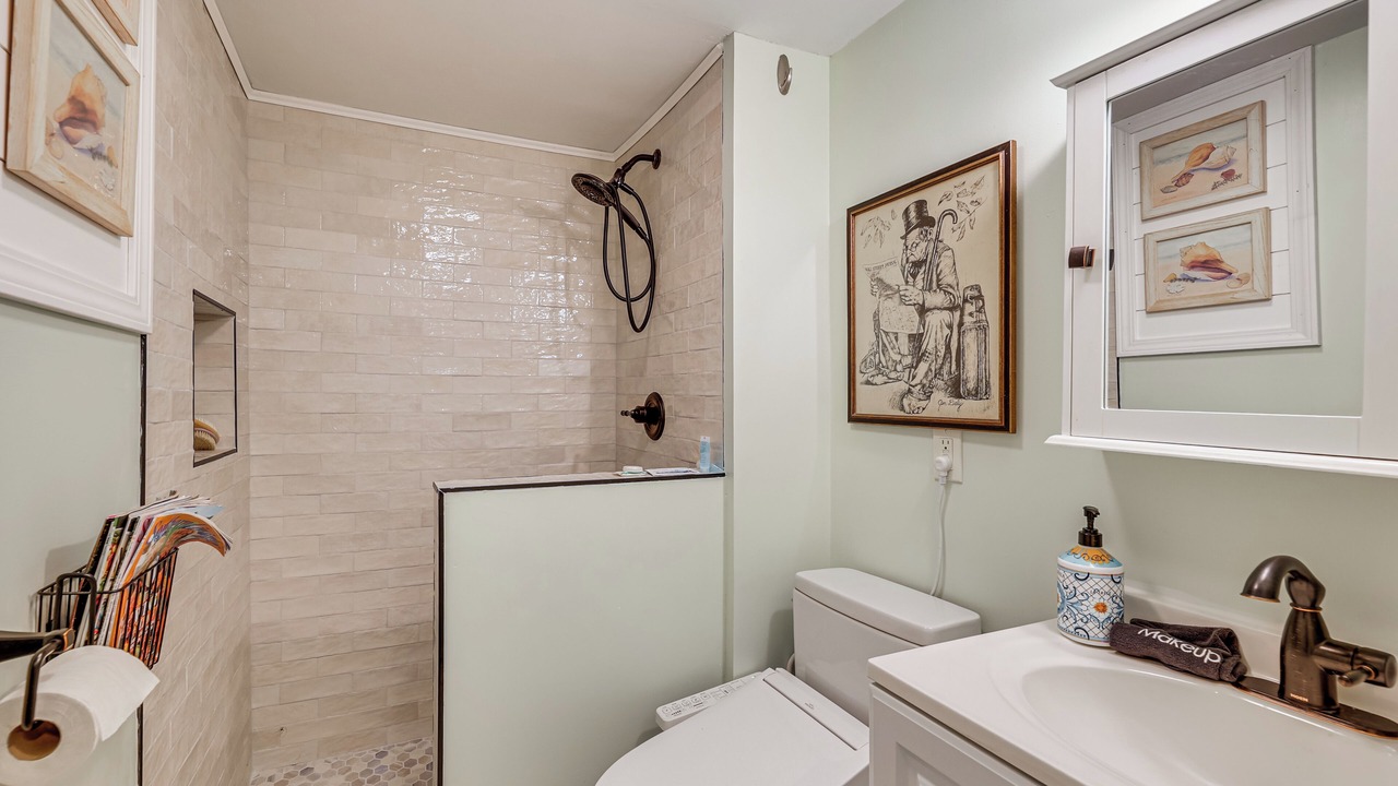 Photo of Bathroom in Titus
