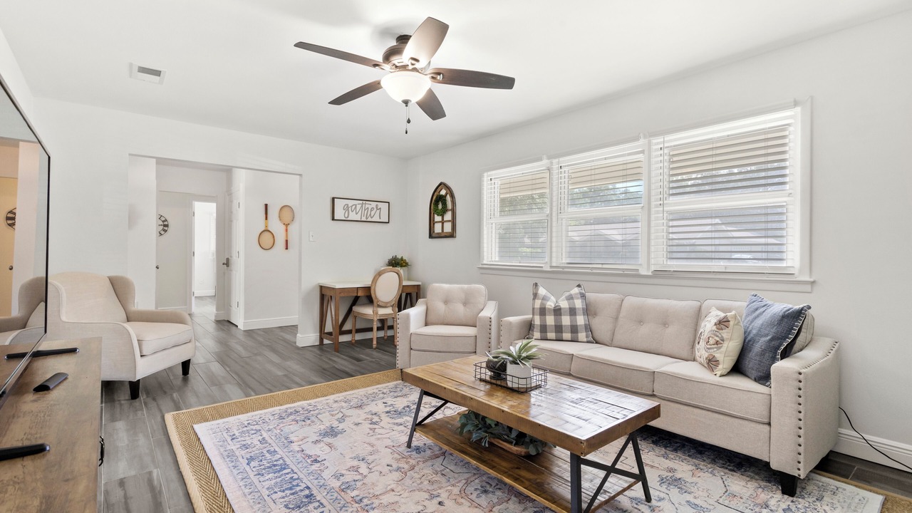 Photo of Livingroom in Mississippi City