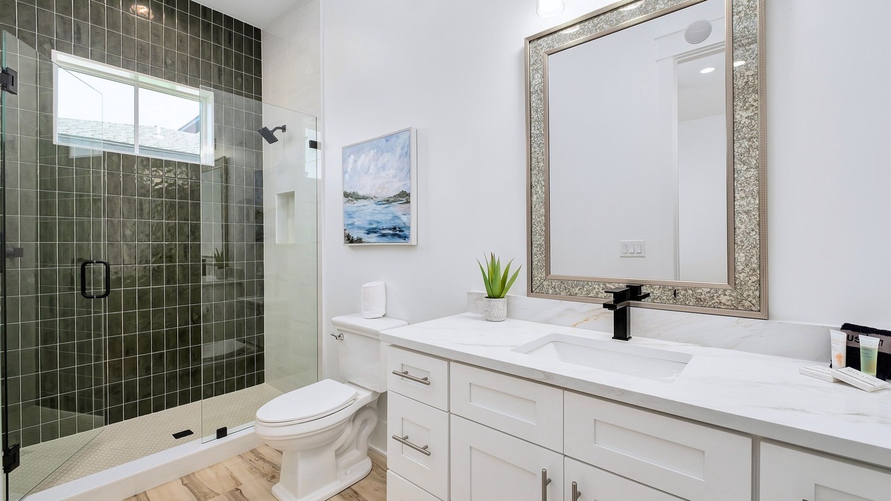 Photo of Bathroom in Avalon Beach Estates