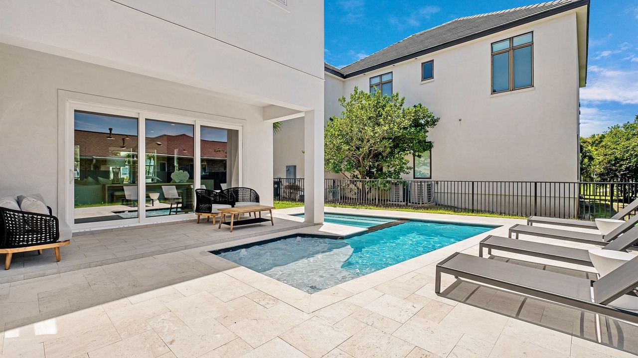 Photo of Outdoor in Avalon Beach Estates