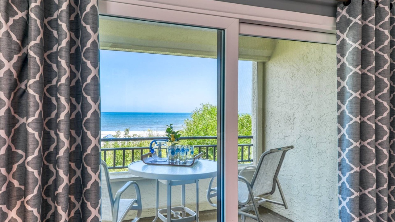 Photo of Patio Balcony in Crescent Beach
