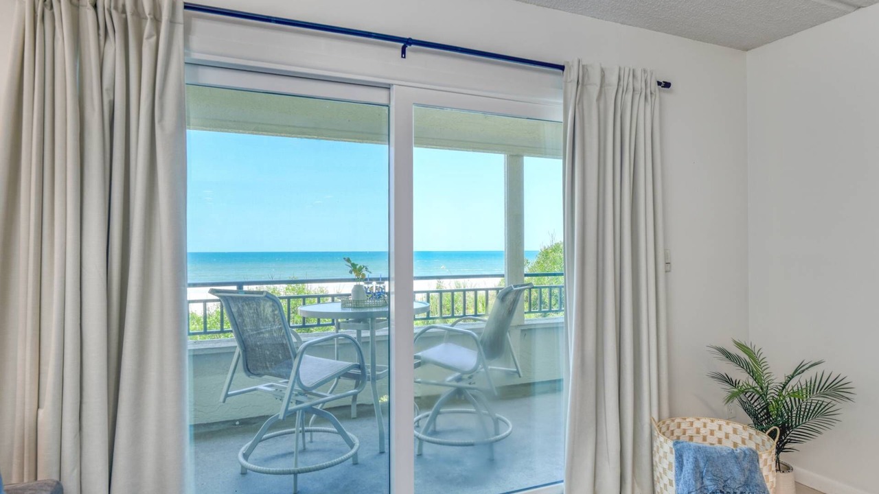 Photo of Patio Balcony in Crescent Beach