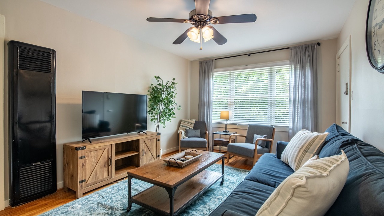Photo of Livingroom in Five Points South