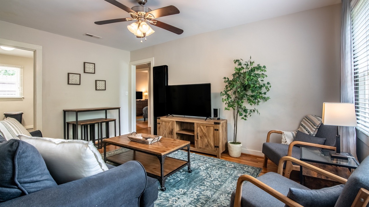 Photo of Livingroom in Five Points South