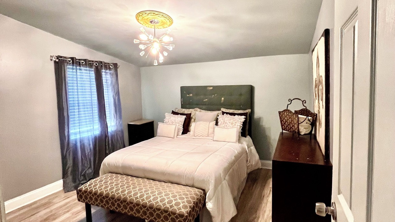 Photo of Bedroom in Kenner - Louis Armstrong International Airport