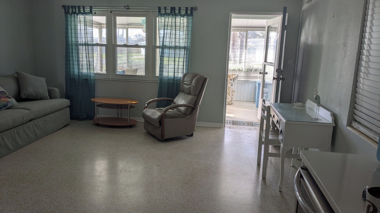 Photo of Livingroom in Roberta Heights In Oakdale Park