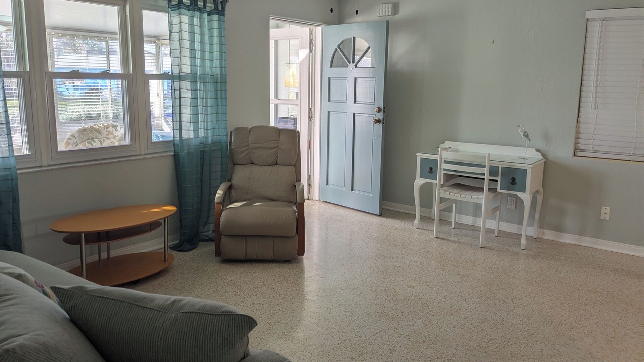 Photo of Livingroom in Roberta Heights In Oakdale Park