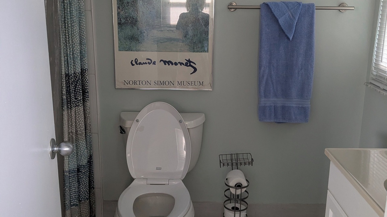 Photo of Bathroom in Roberta Heights In Oakdale Park