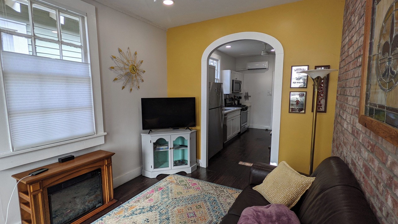 Photo of Livingroom in Irish Channel