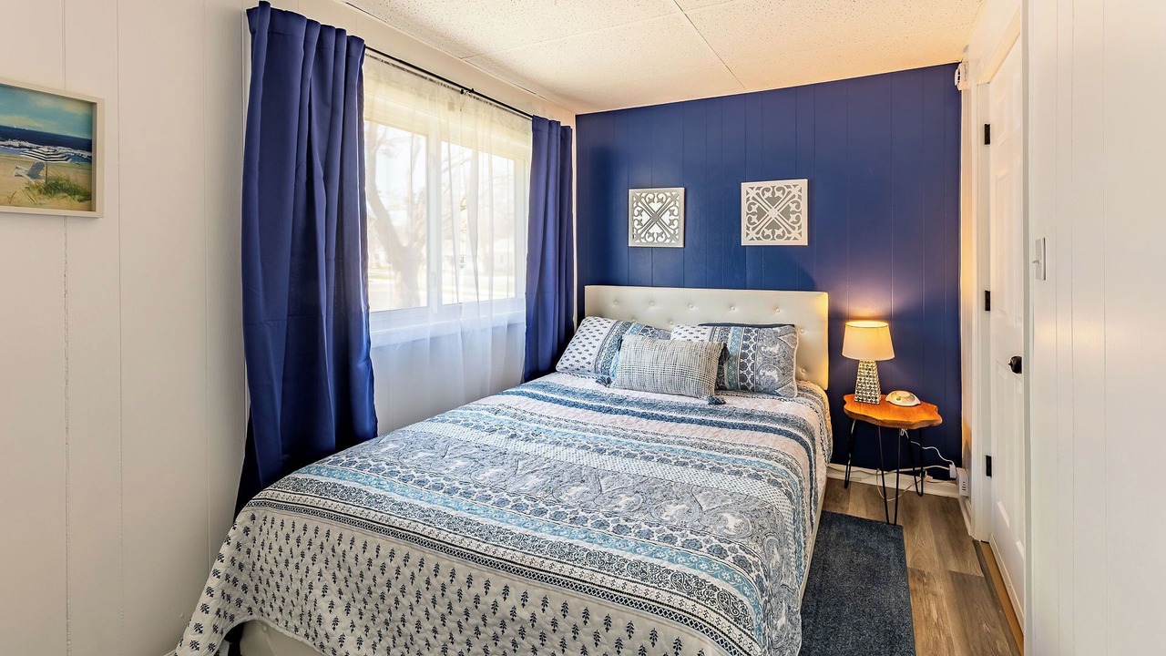 Photo of Bedroom in Lakeside