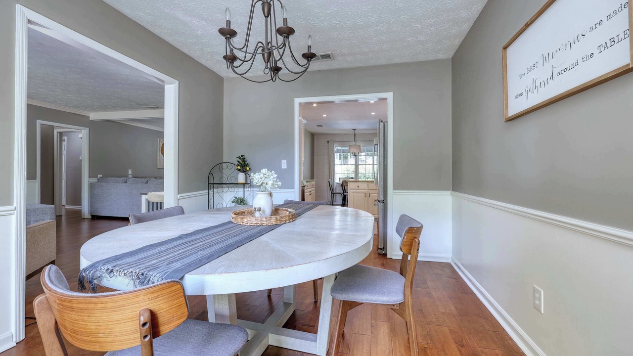 Photo of Livingroom in Fortson