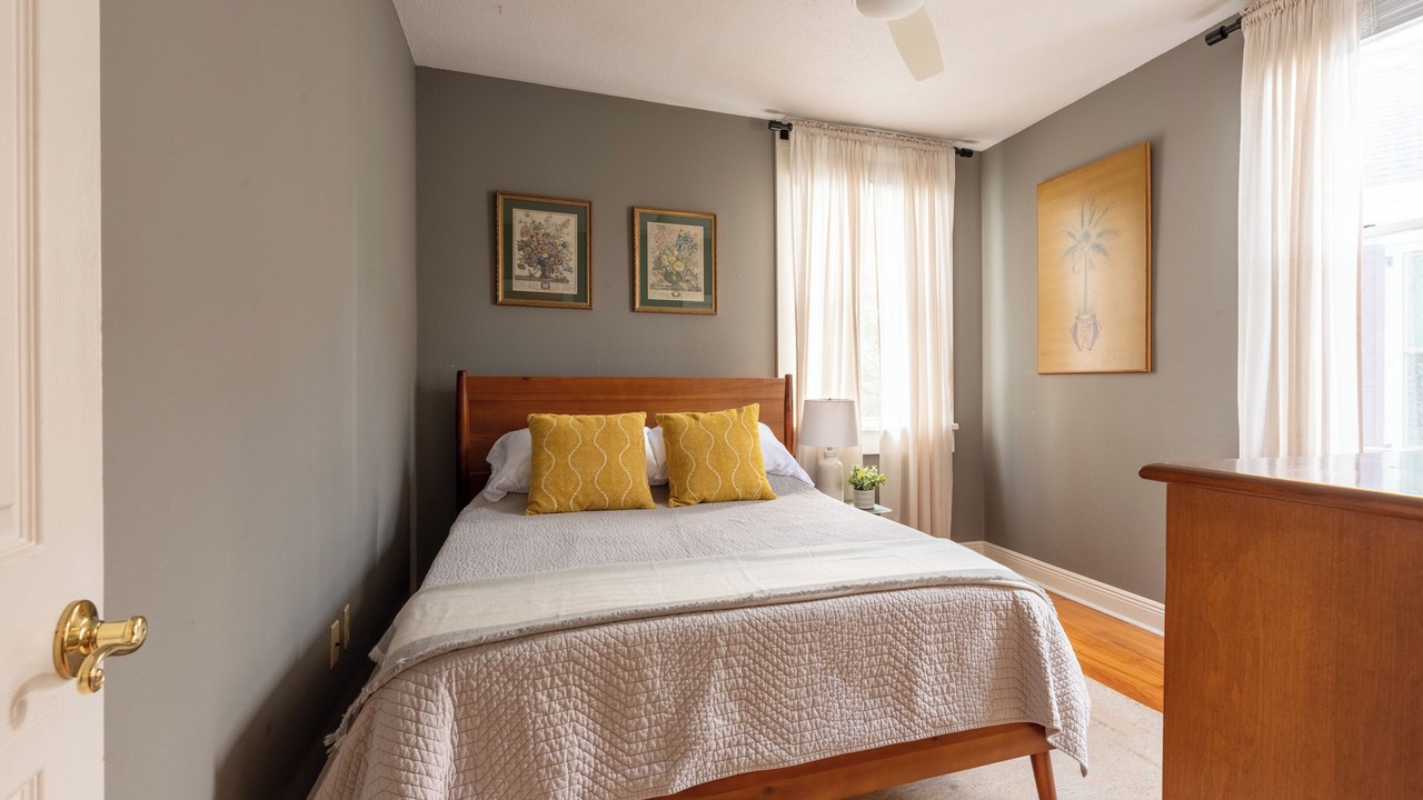 Photo of Bedroom in Algiers Point