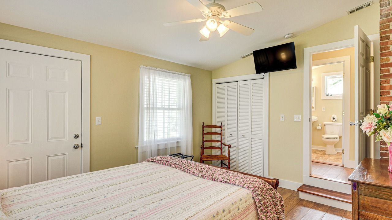 Photo of Bedroom in Crescent City