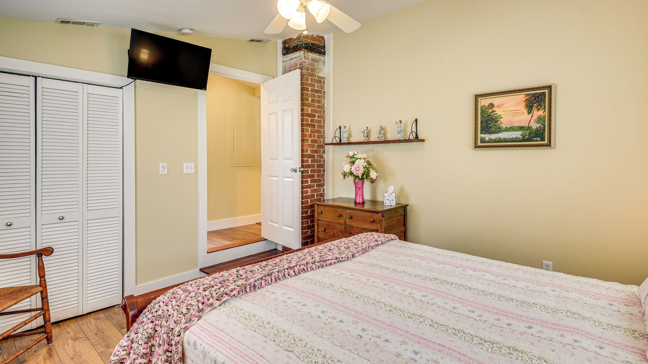 Photo of Bedroom in Crescent City