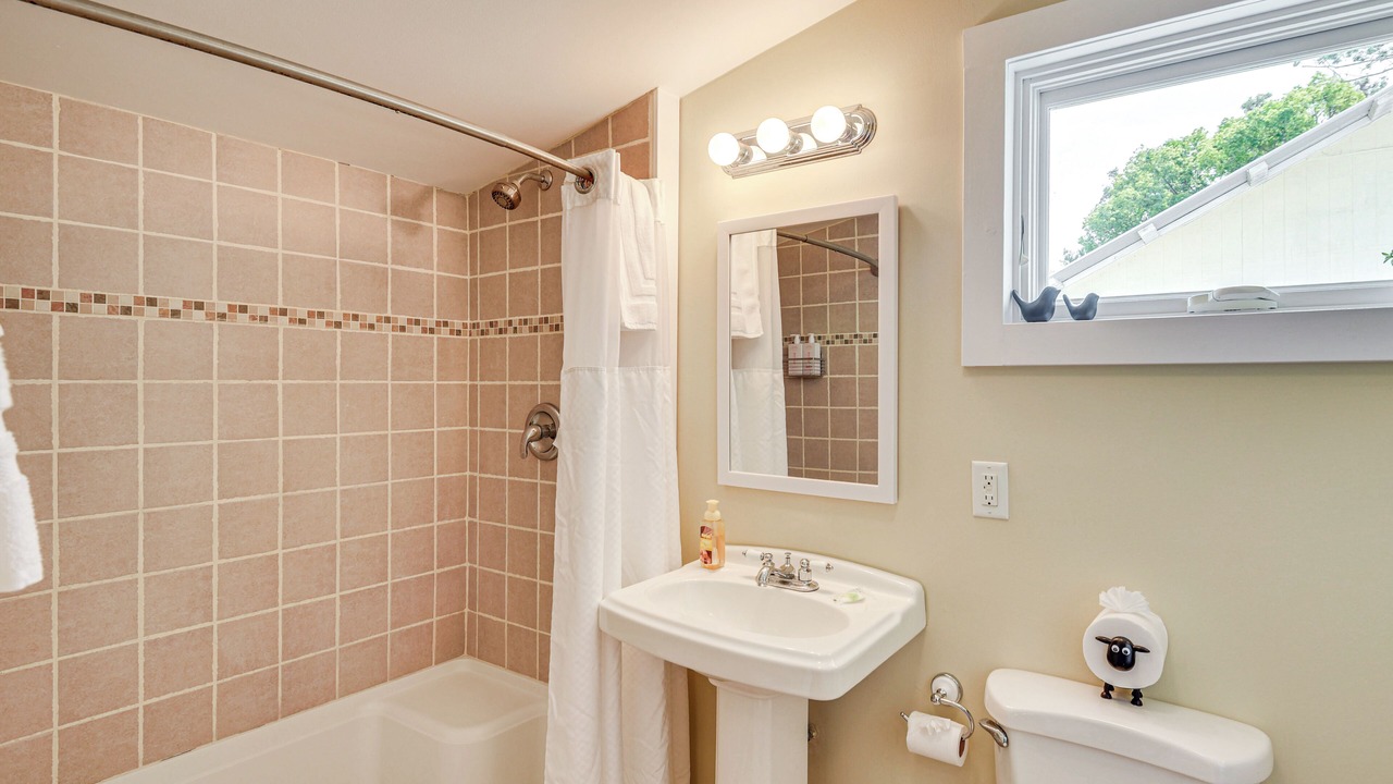Photo of Bathroom in Crescent City