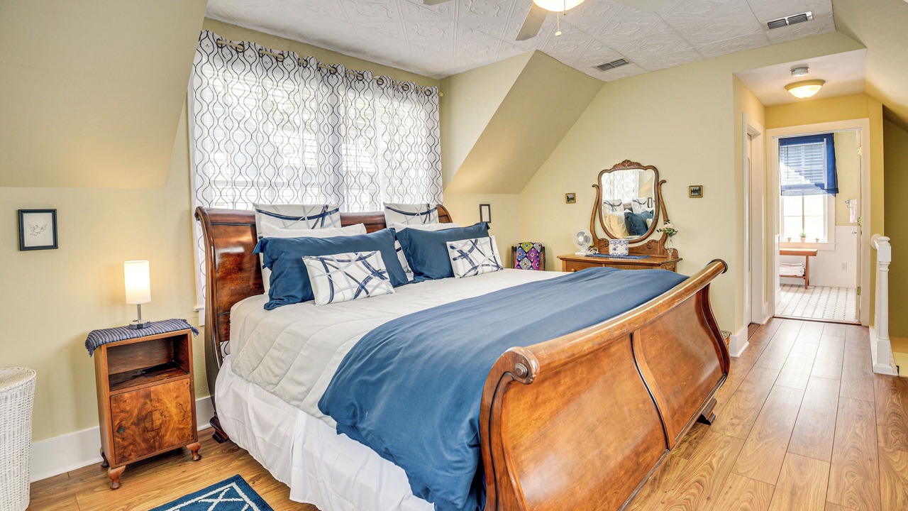 Photo of Bedroom in Crescent City
