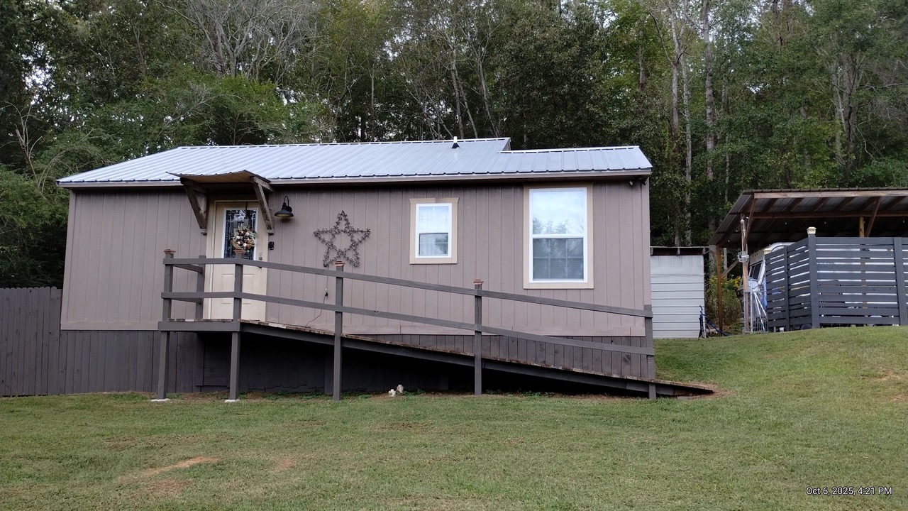Photo of Outdoor in Gallant