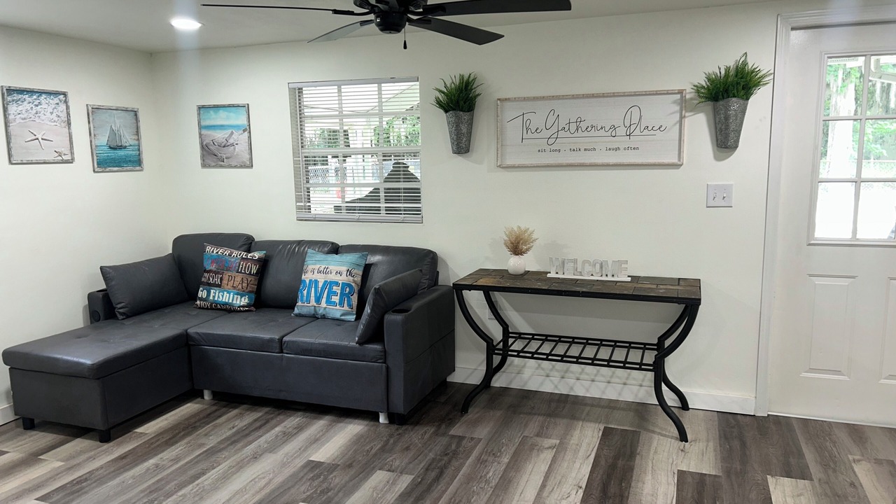 Photo of Livingroom in East Palatka