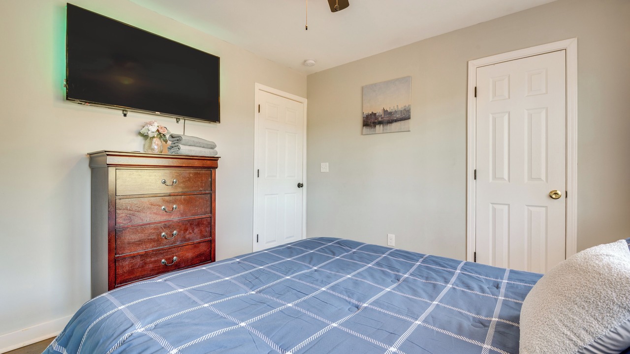 Photo of Bedroom in Conley