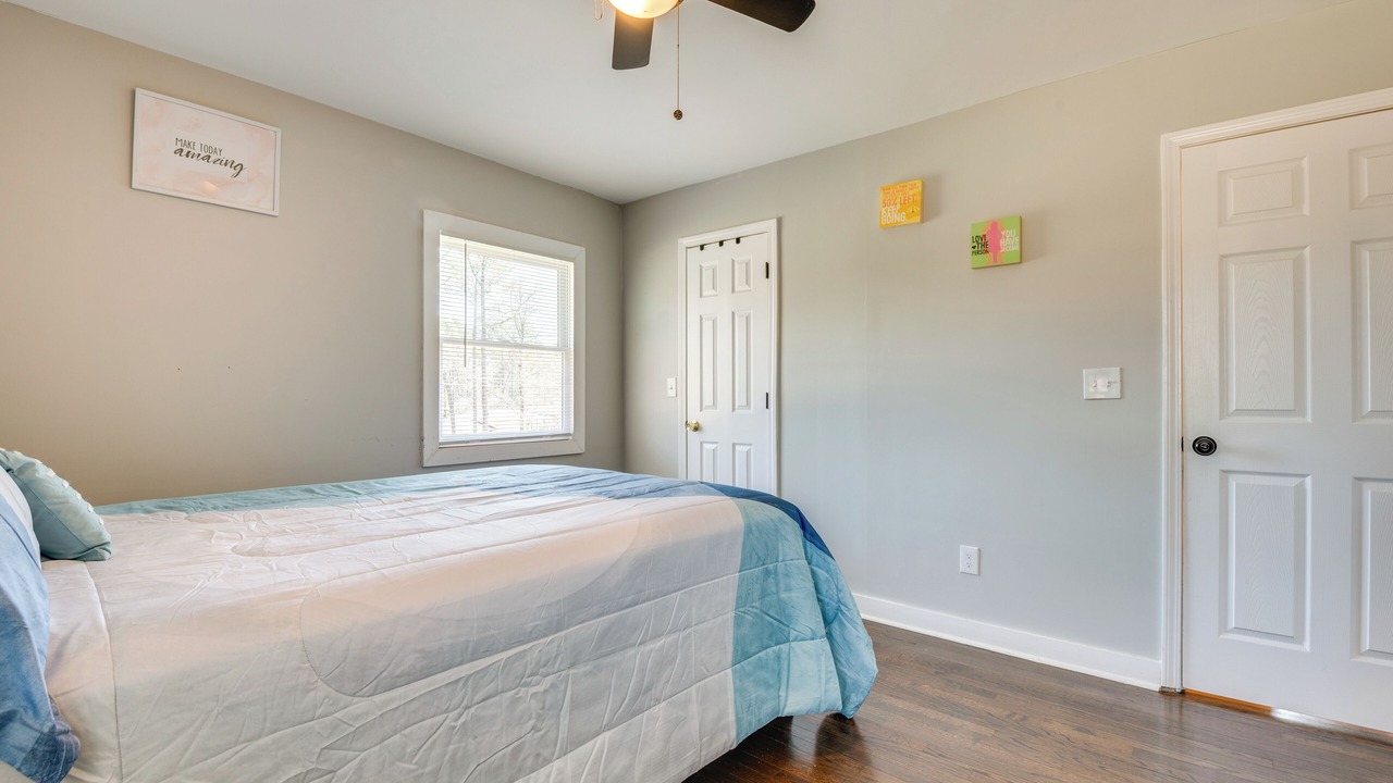 Photo of Bedroom in Conley