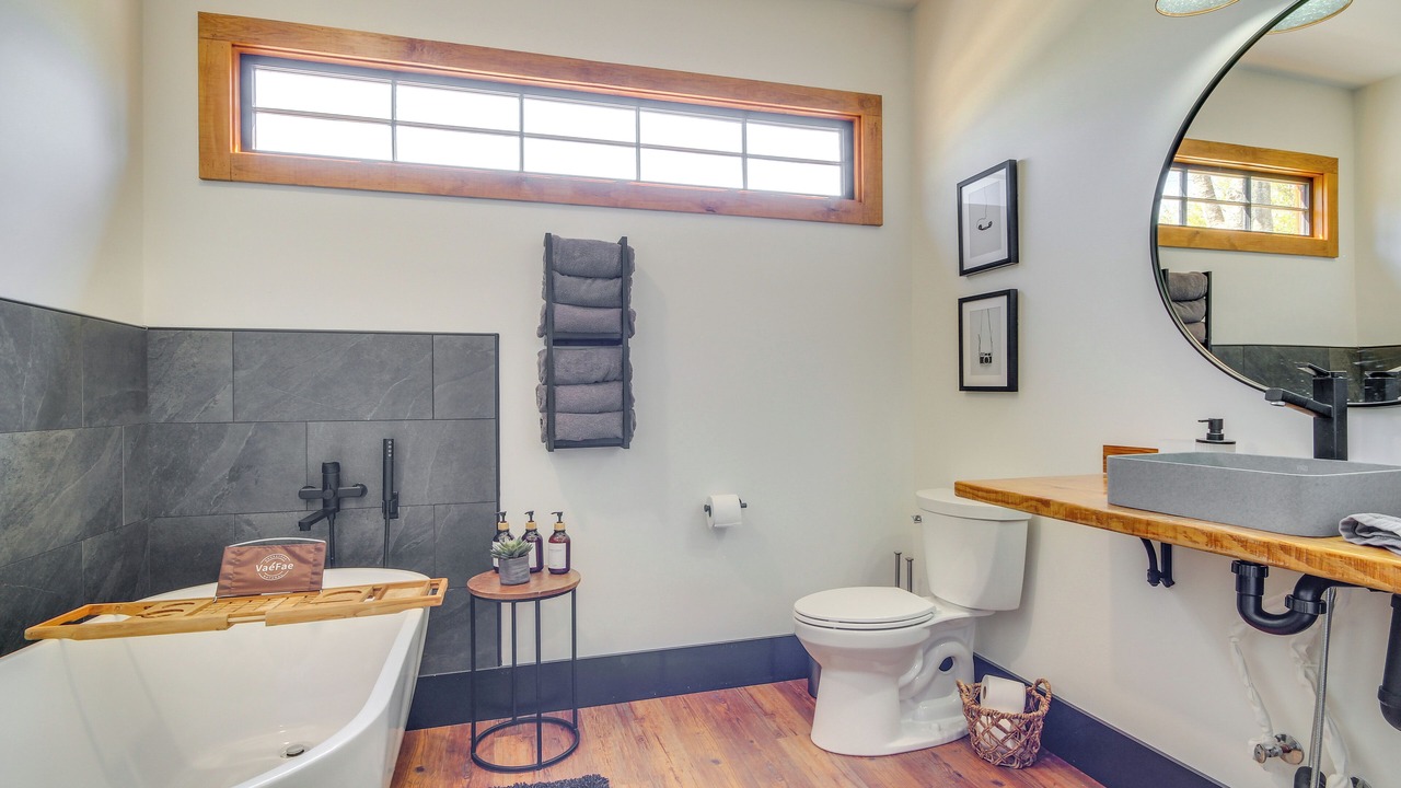 Photo of Bathroom in Perkinston