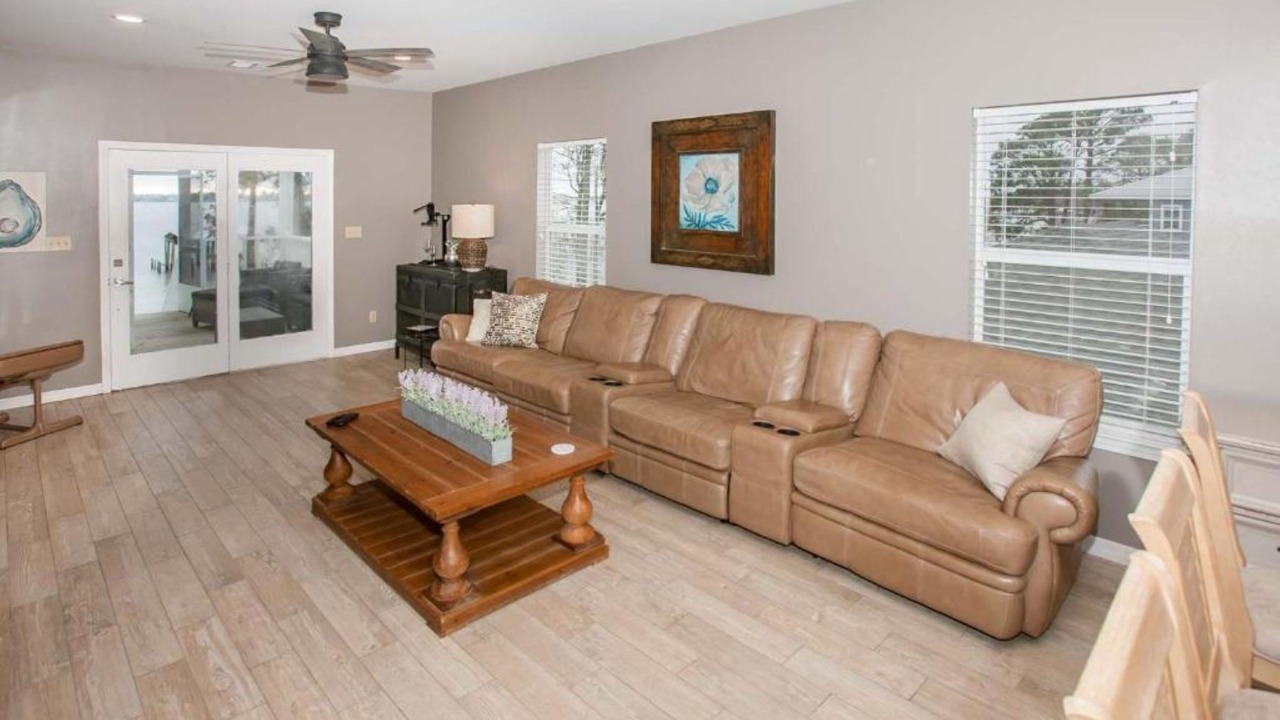 Photo of Livingroom in Lillian