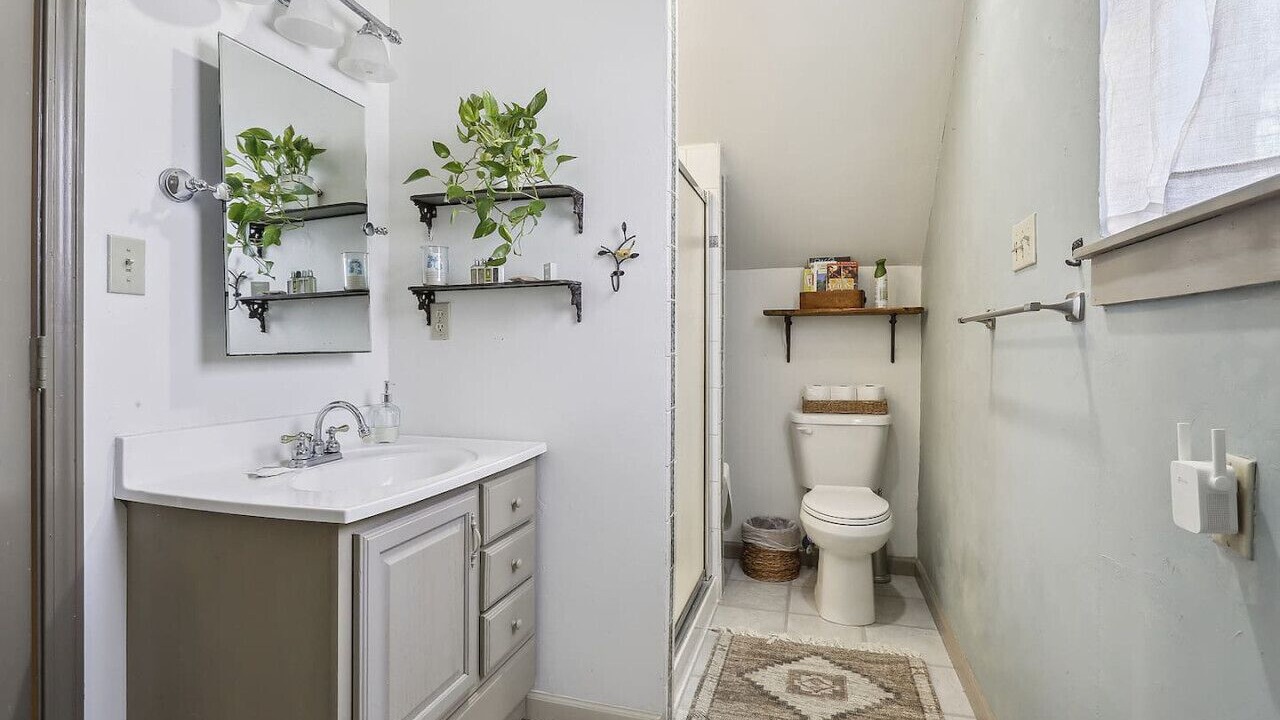 Photo of Bathroom in St. Francisville