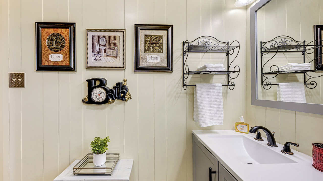 Photo of Bathroom in Lineville
