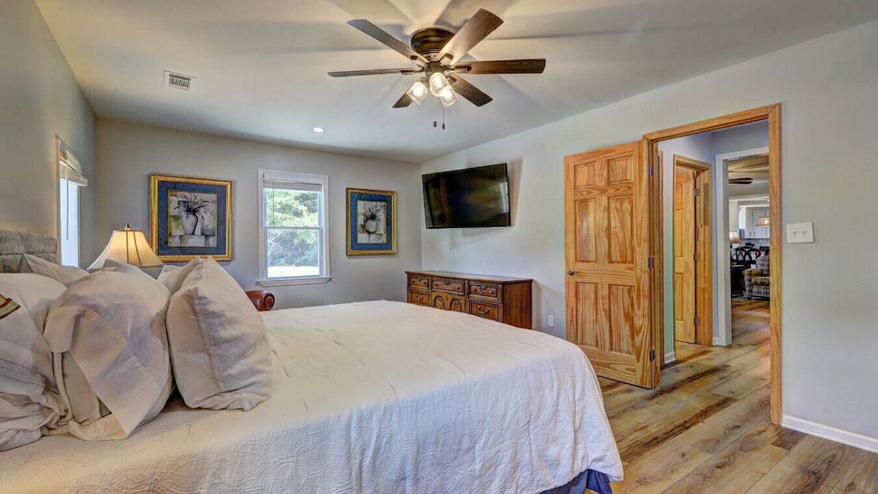 Photo of Bedroom in Shiloh
