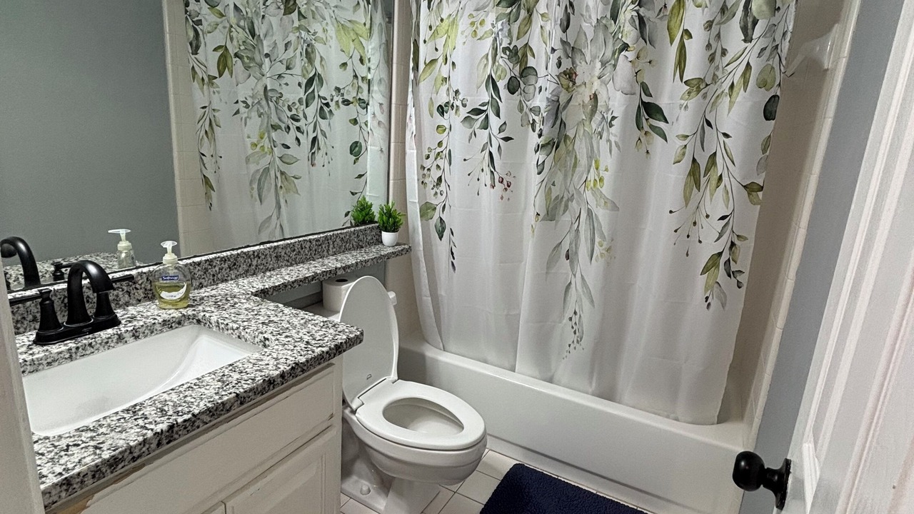 Photo of Bathroom in Gunter Afs