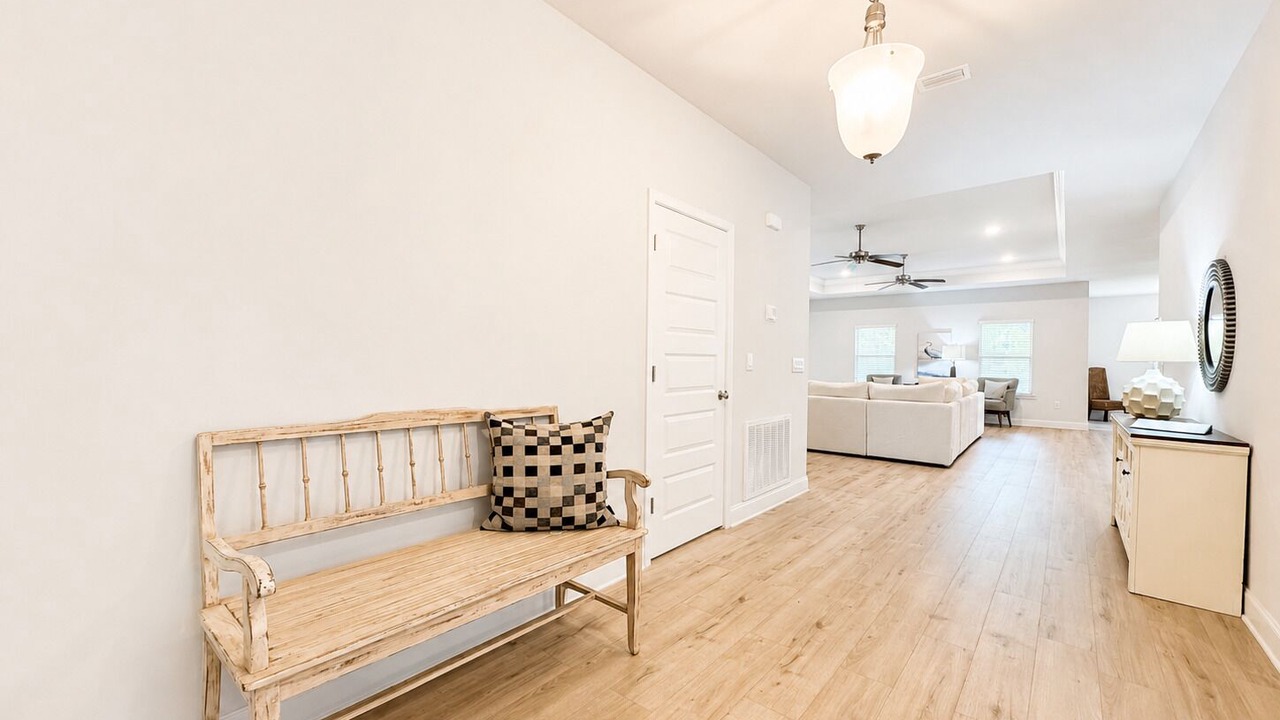 Photo of Livingroom in Foley