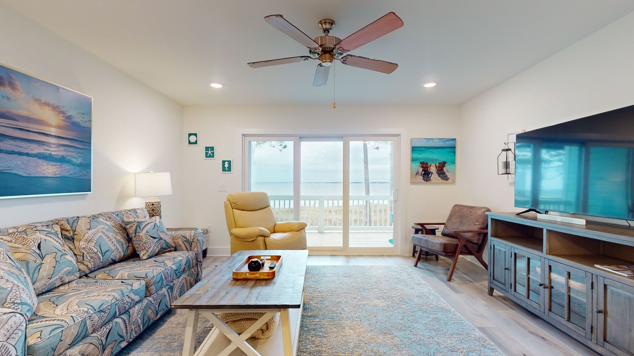 Photo of Livingroom in Innerarity Townhomes
