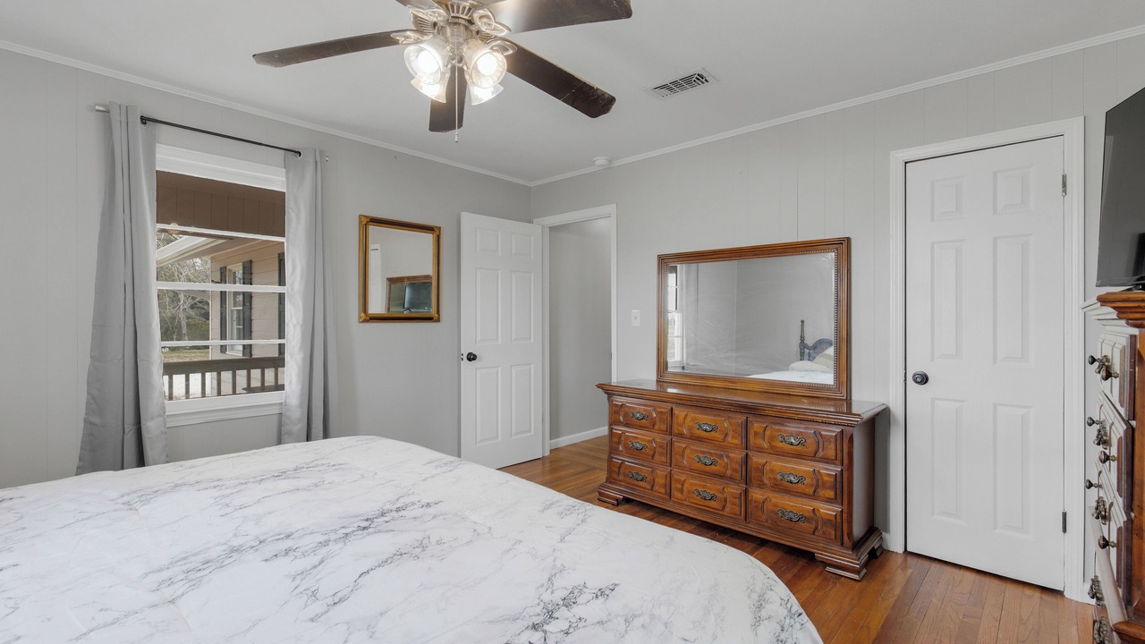 Photo of Bedroom in Semmes