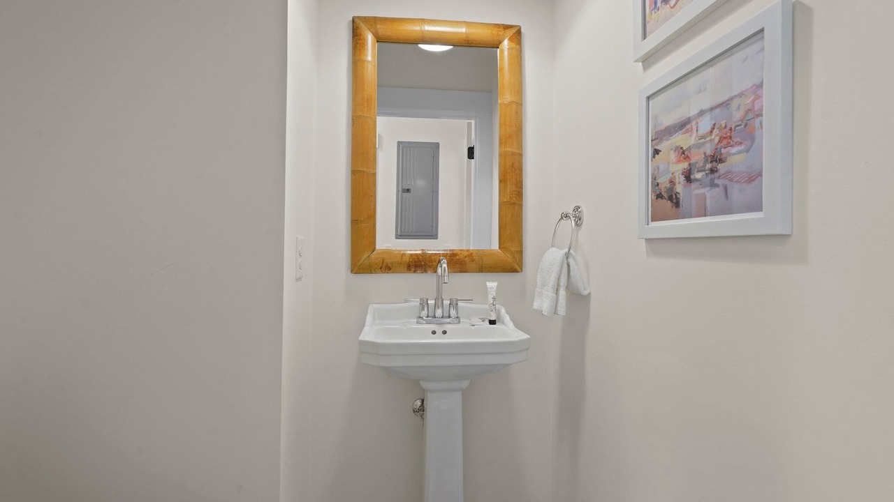 Photo of Bathroom in Isle of Hope Historic District