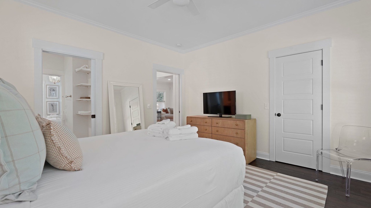 Photo of Bedroom in Isle of Hope Historic District