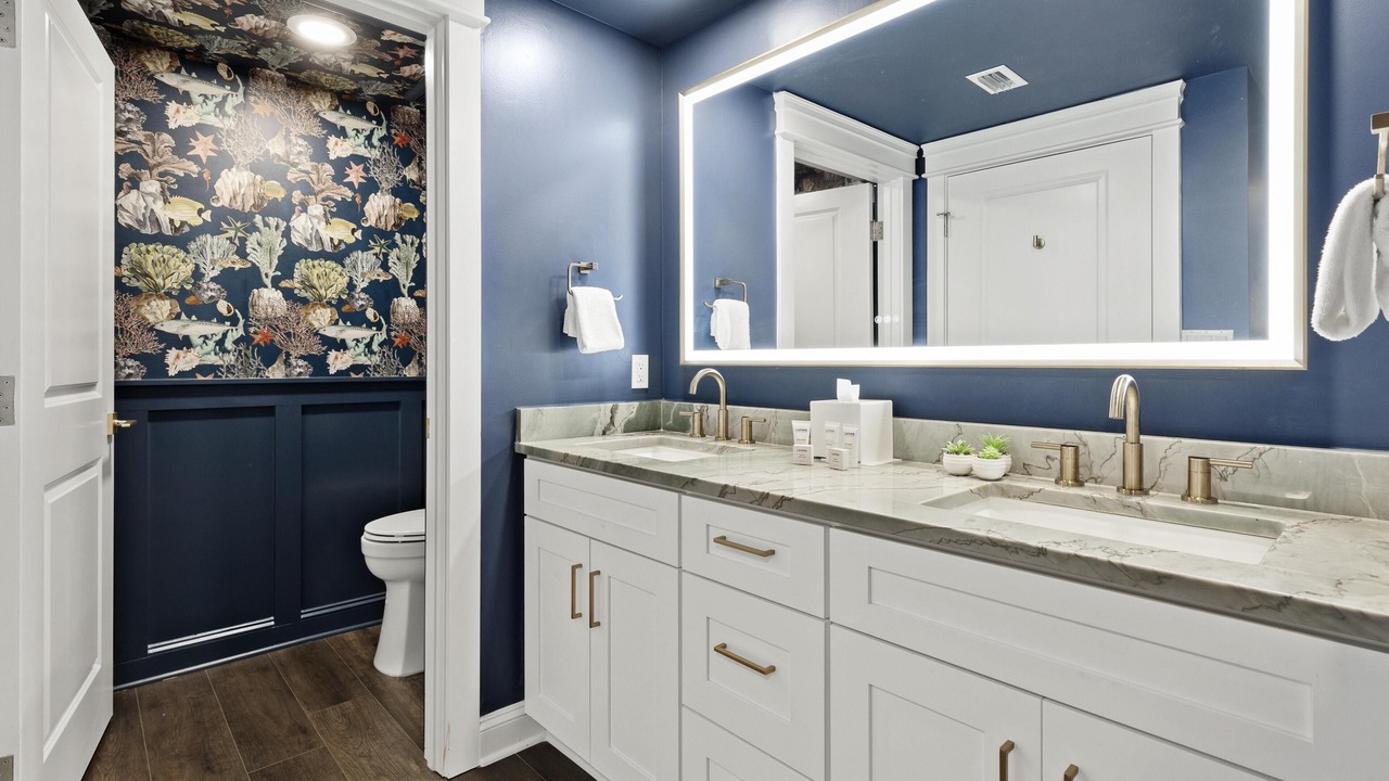 Photo of Bathroom in Baytowne Wharf