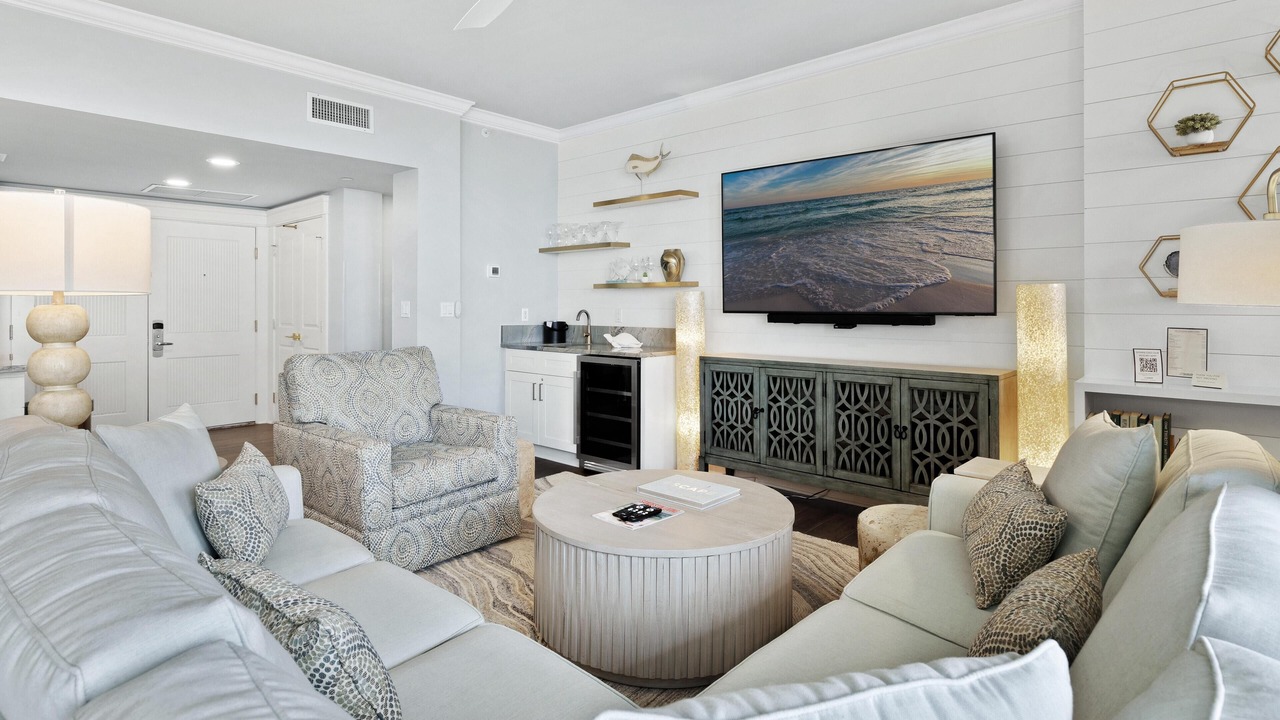 Photo of Livingroom in Baytowne Wharf