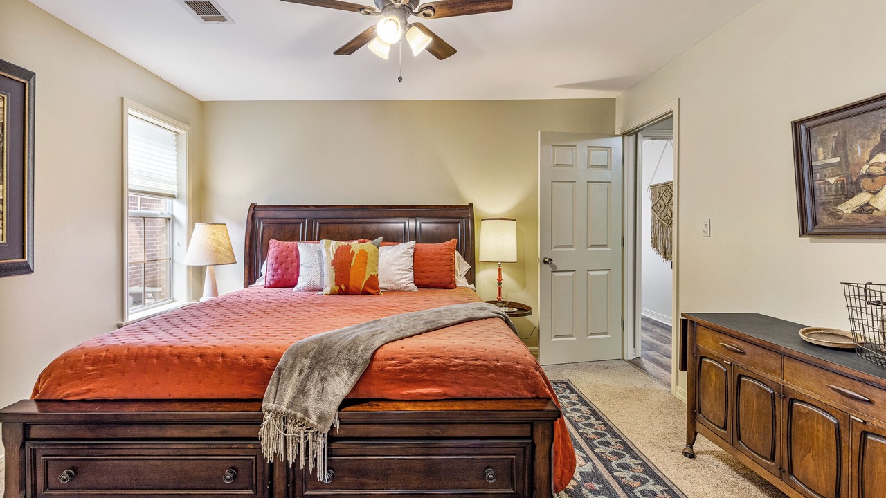 Photo of Bedroom in Claiborne