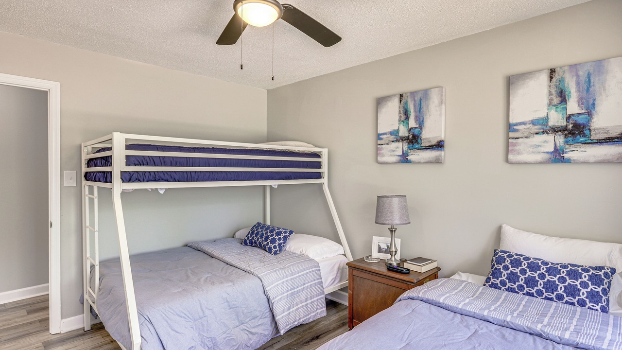 Photo of Bedroom in Titus