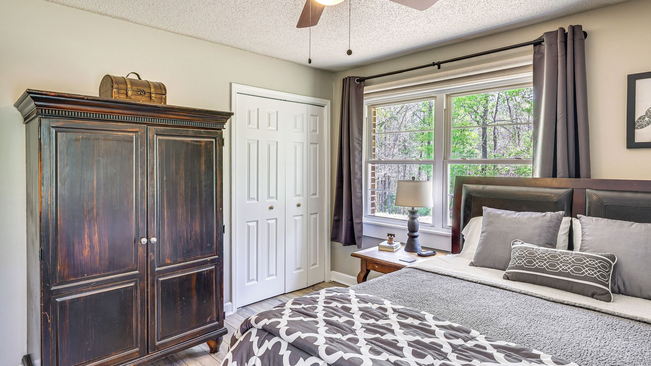 Photo of Bedroom in Titus