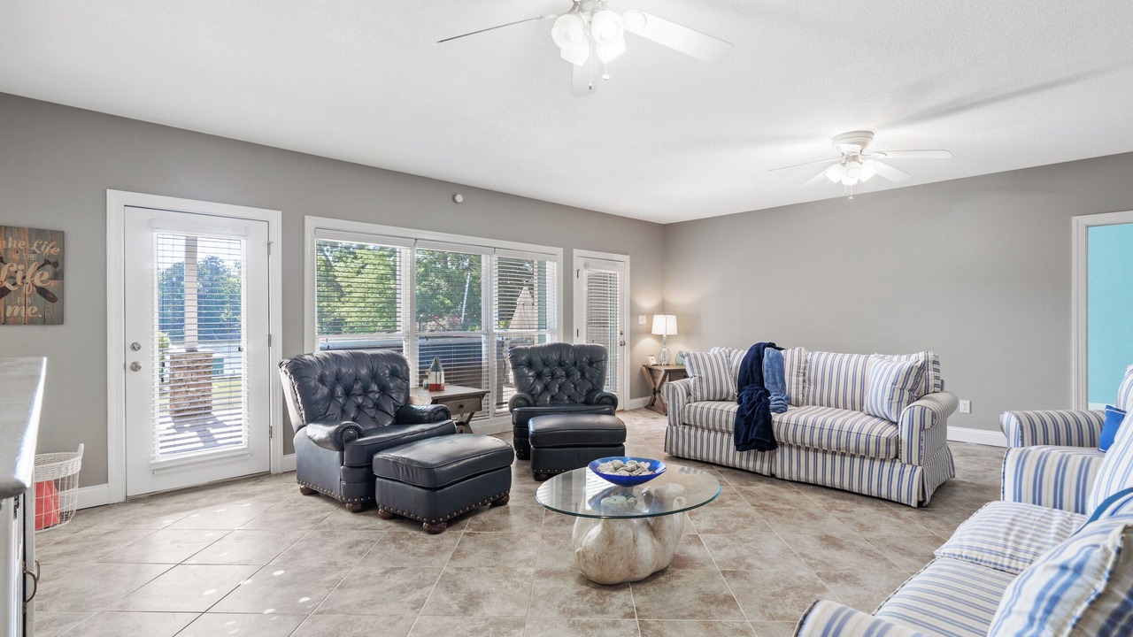 Photo of Livingroom in Eatonton