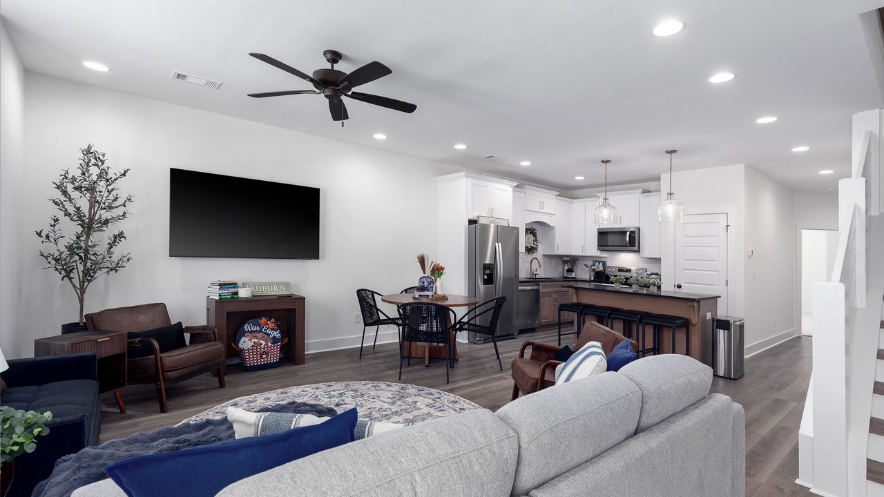 Photo of Livingroom in Auburn