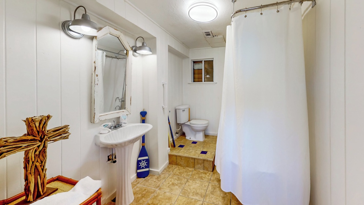Photo of Bathroom in Royal Lagoons